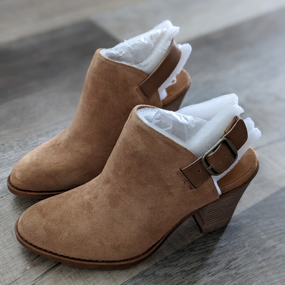 Brand NEW in box Lucky Brand Tan Oiled Suede Mules Size 8.5 NIB - Picture 4 of 6